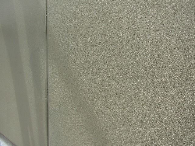 外壁の下塗りをしたところ