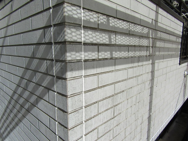 外壁はシーリング打ち替え後に洗浄