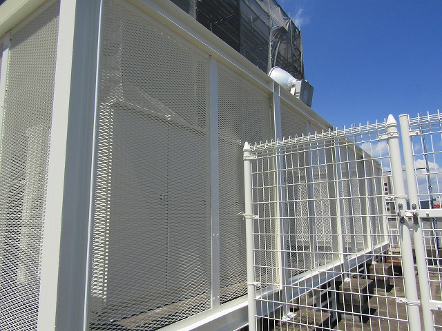 塗装後のフェンス