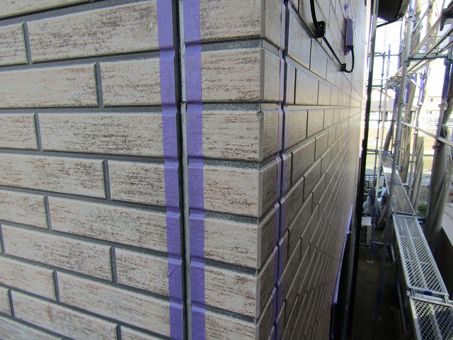 劣化したコーキングを撤去