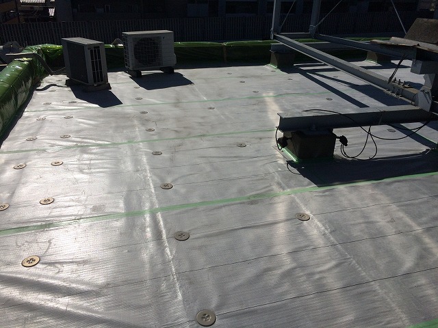 ビルの屋上のようす