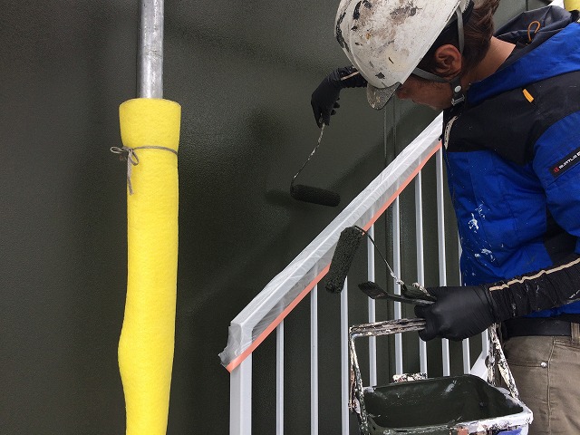 外壁の上塗り２回目