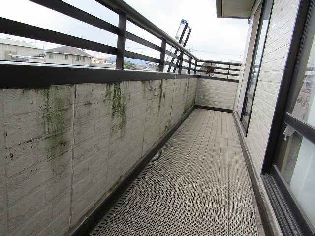 バルコニーの内側施工前