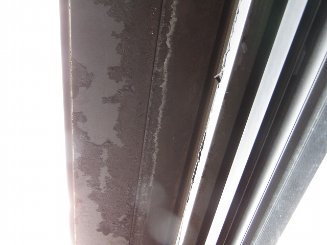 塗料が剥がれている