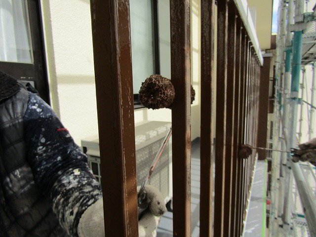 ベランダの塗装上塗り1回目