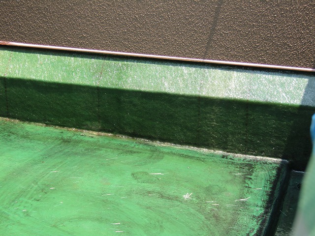 ガラスマットを敷いた立ち上がり部分