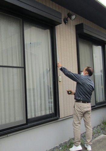 現地調査 窓の大きさを測る