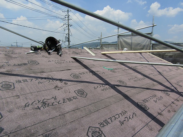 ルーフィングを貼った屋根