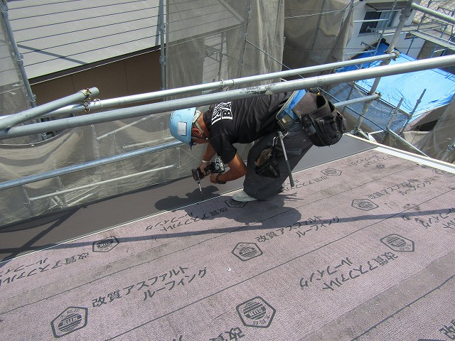 屋根材の設置