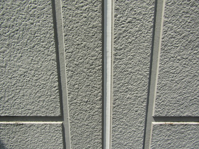 マスキングテープを取ってコーキングの完成