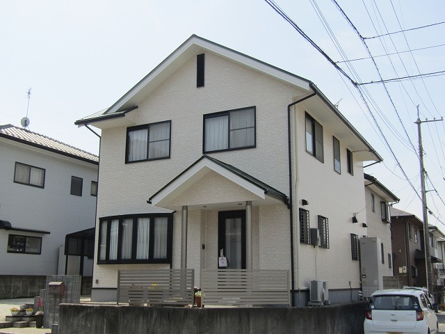 フッ素塗料で塗装した家