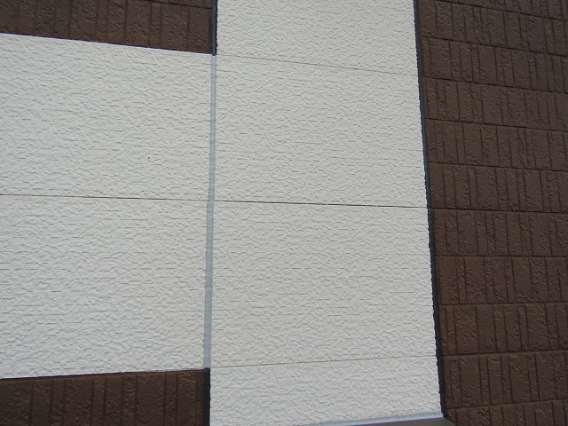 色分けしたコーキング