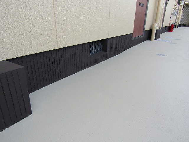 床も塗るとさらにきれいに