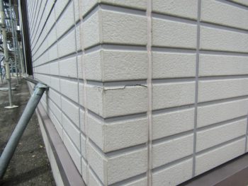 サイディングの割れ