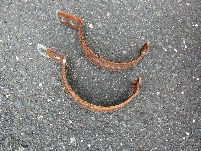 劣化した金属パーツ