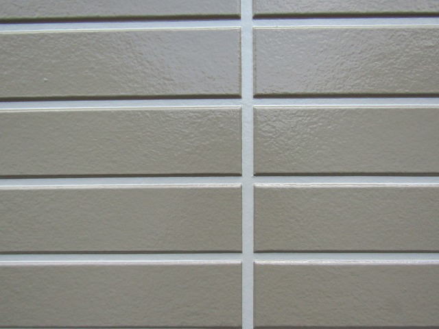 ダブルトーンの目地ラインがキレイに過ぎる