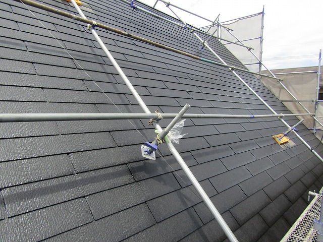 屋根の塗装はもう１回塗る