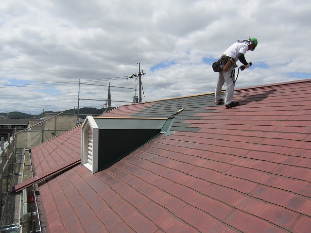 アパートの屋根、一部葺き替え
