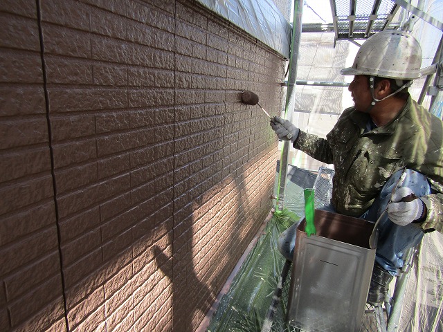 外壁の上塗り２回目