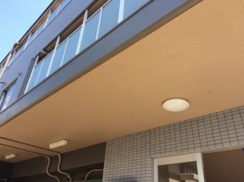 塗り替えした軒天