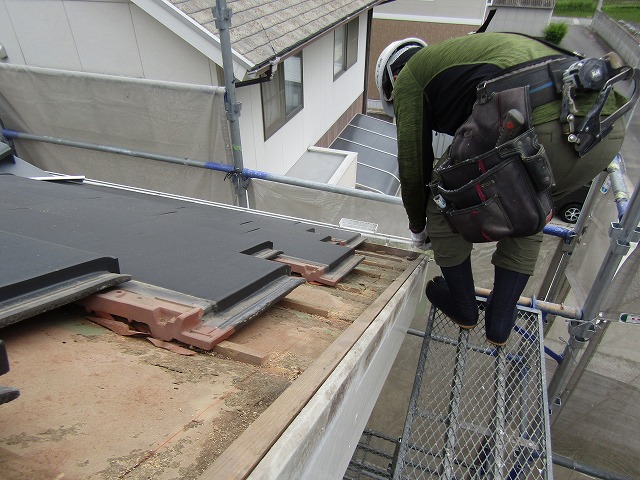 屋根の雨漏り修理