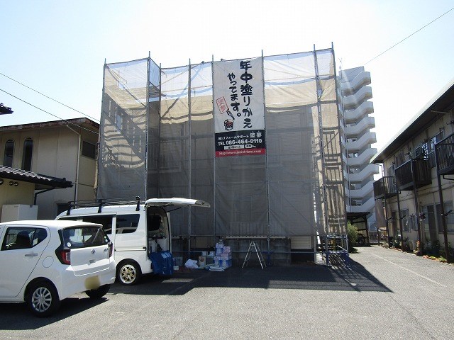 アパートの塗装現場