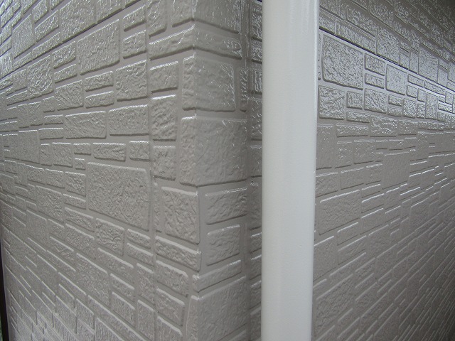 外壁の色　グレイ