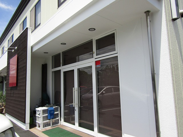 店舗入り口塗装