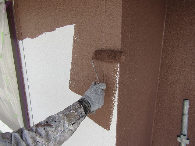 外壁上塗り1回目