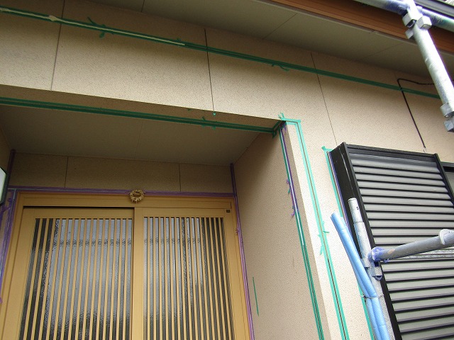 コーキングを撤去し養生