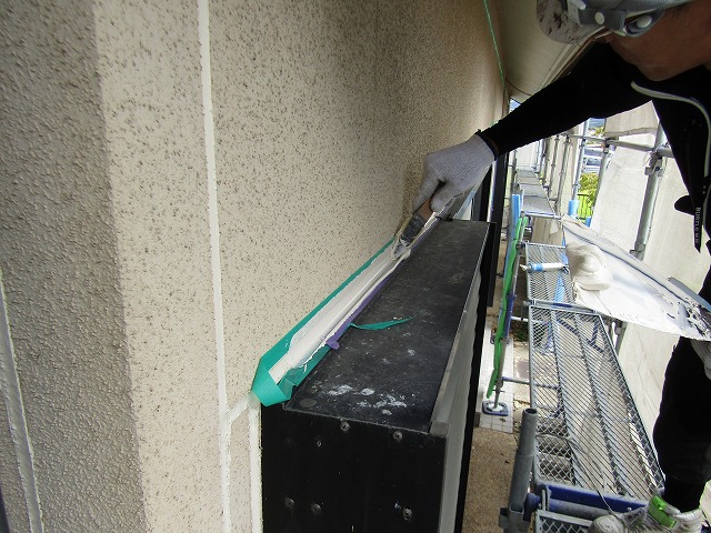 コーキングをならす