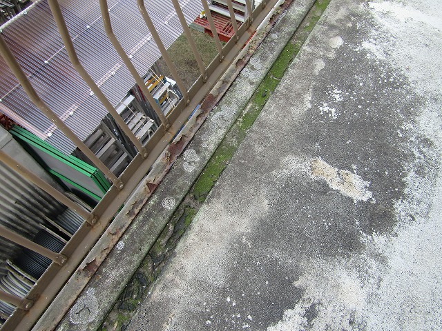 共有廊下雨漏り