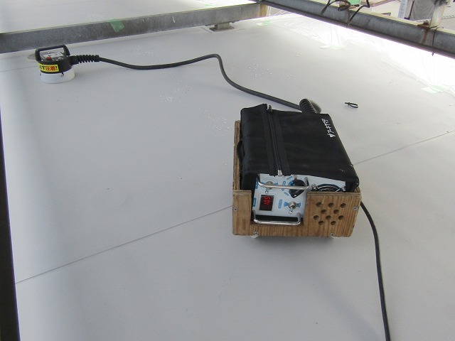 防水工事　機械固定絶縁工法