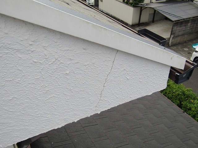 外壁のひび割れ