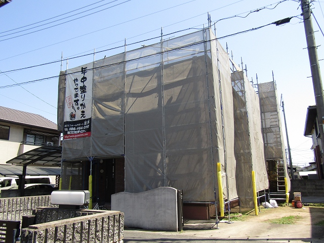 岡山市屋根外壁塗装工事の現場
