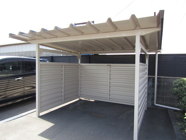 自転車置き場の塗装