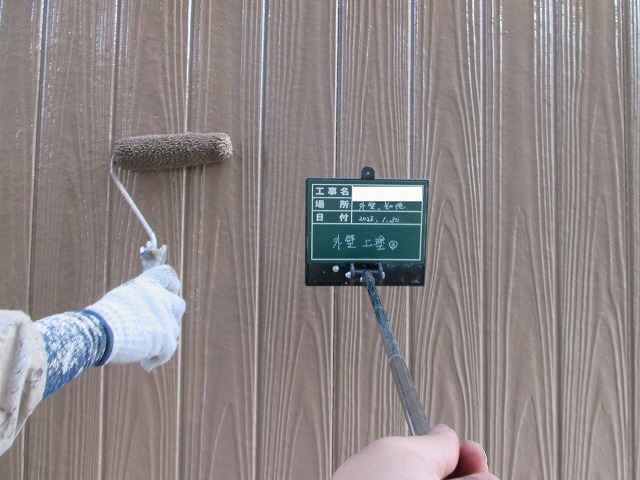 外壁の上塗り