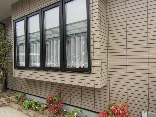 外壁はWトーンでおしゃれに