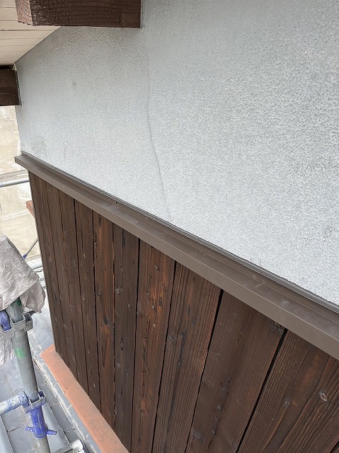 見切りに板金を取り付ける