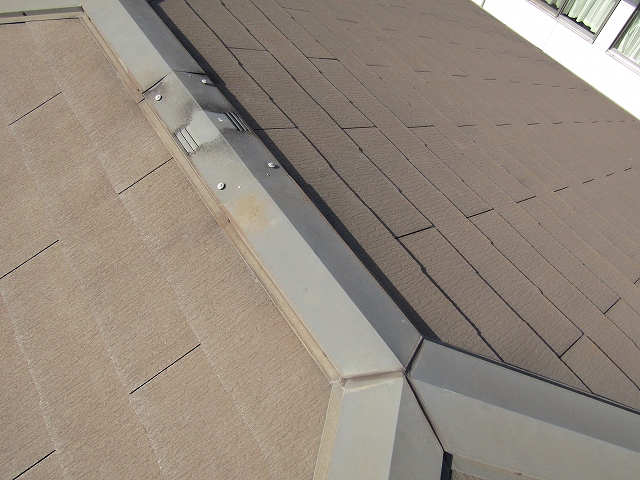 屋根の劣化 棟にサビ