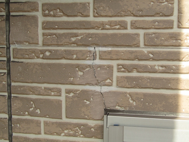 サイディングにクラック