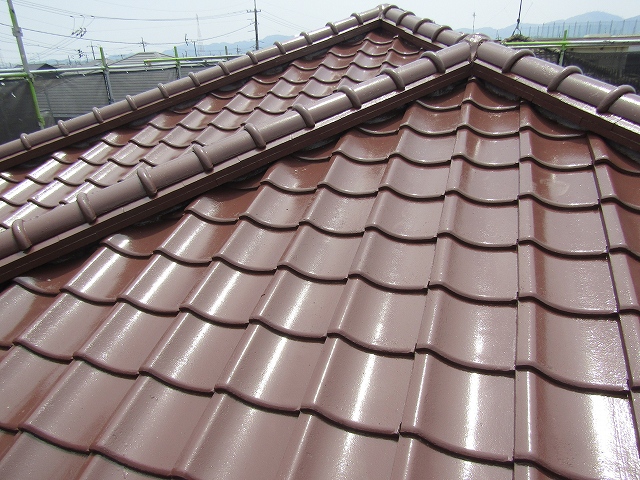 セメント瓦の屋根