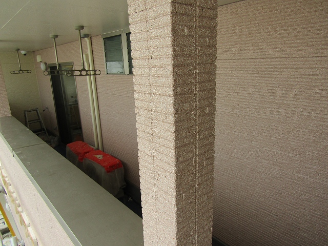 多彩模様グラナート吹き付け