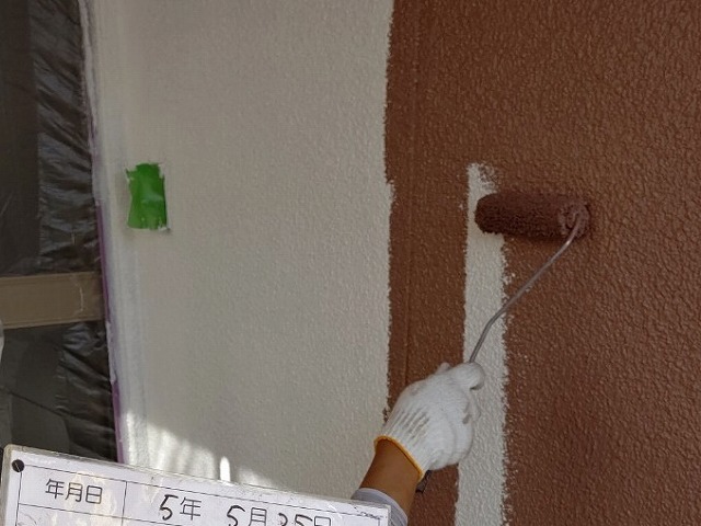 外壁の上塗り