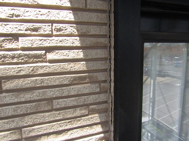 窓枠シーリングの劣化