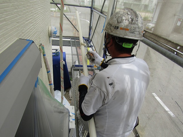 エアコンのカバー塗装