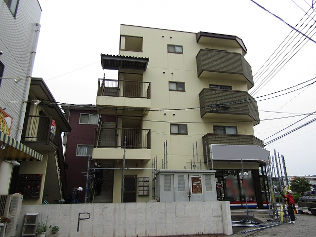 アパート塗装工事前の全景
