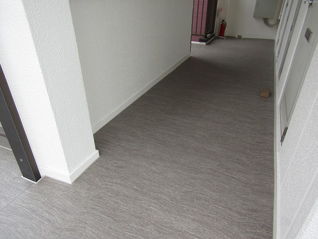 共有廊下の長尺シート