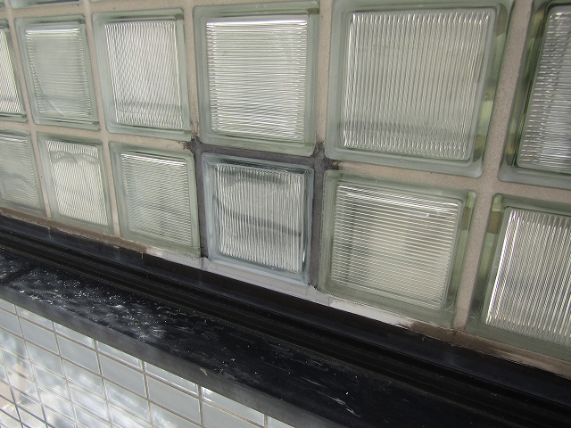 ガラスタイルの修繕完了