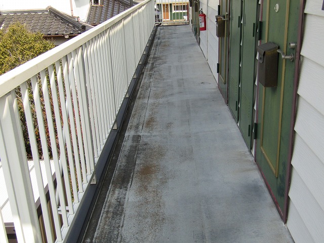 共有廊下の塗装前